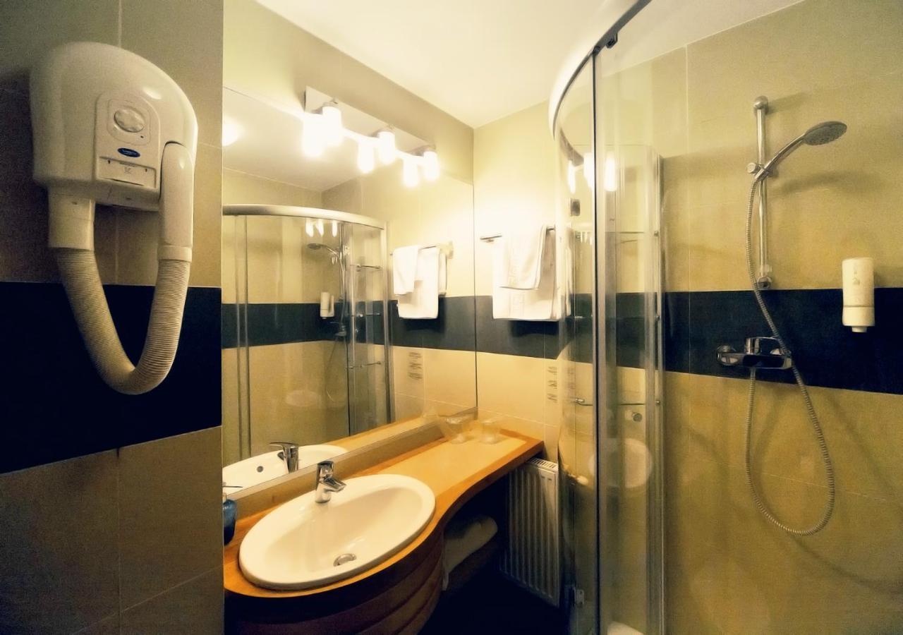 Hotel Atrium Тыргу-Секуеск Экстерьер фото