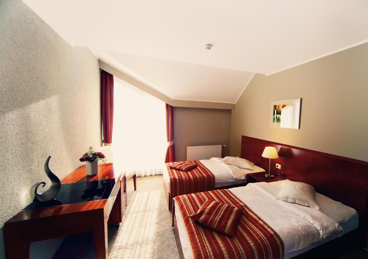 Hotel Atrium Тыргу-Секуеск Экстерьер фото