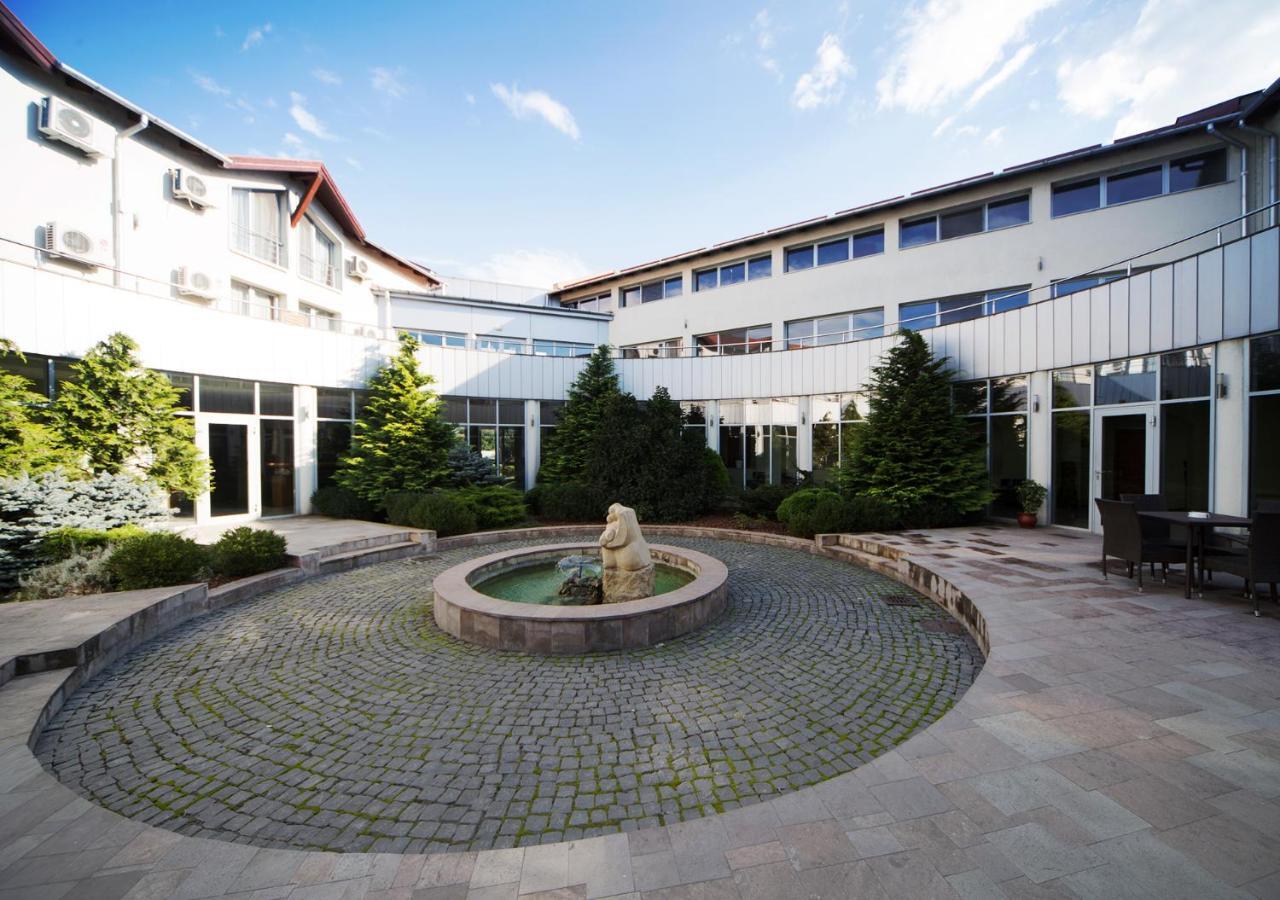 Hotel Atrium Тыргу-Секуеск Экстерьер фото